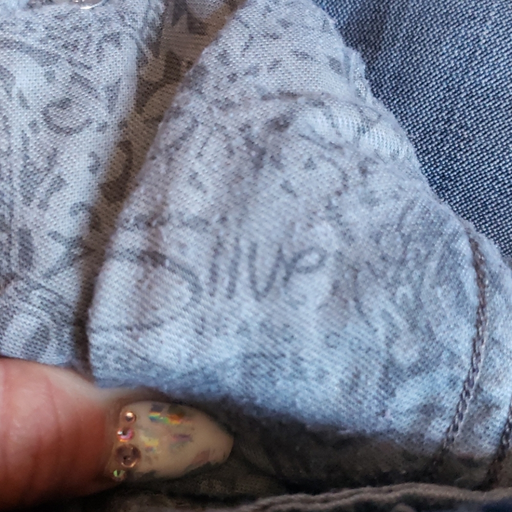 Silver Jeans - Picture 8 of 8